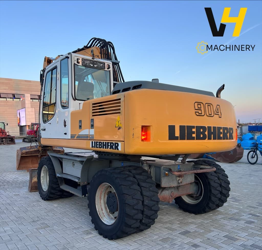 Liebherr A 904 C