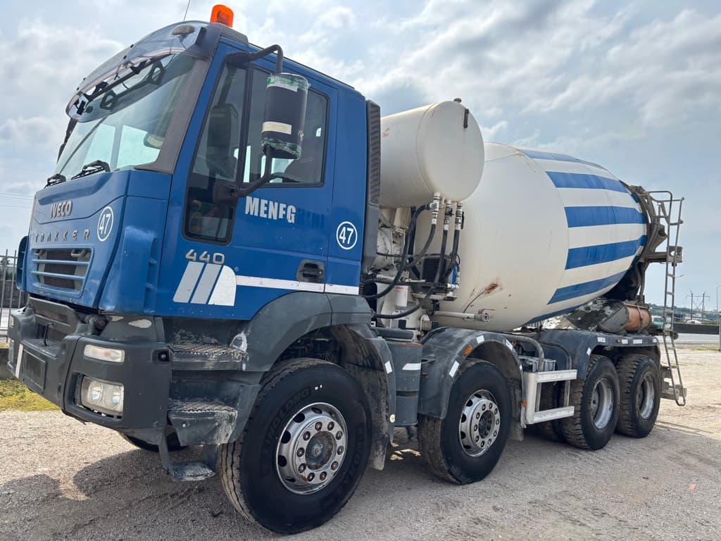 Iveco 440